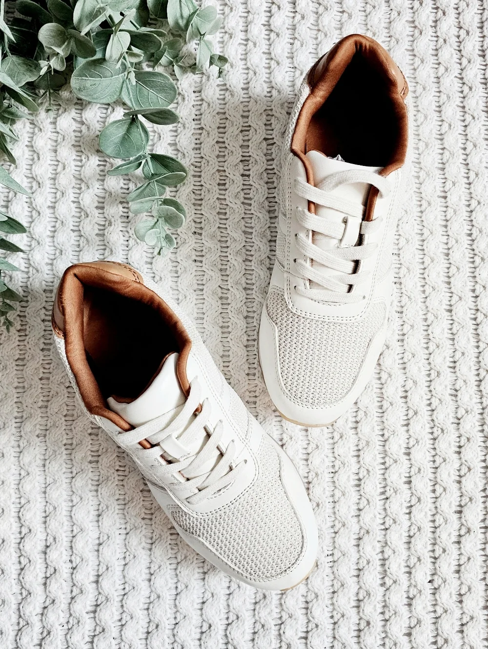 Banana Republic Retro Style Sneakers Cream Brown Lace Up Athletic Athleisure 7 - Picture 12 of 15